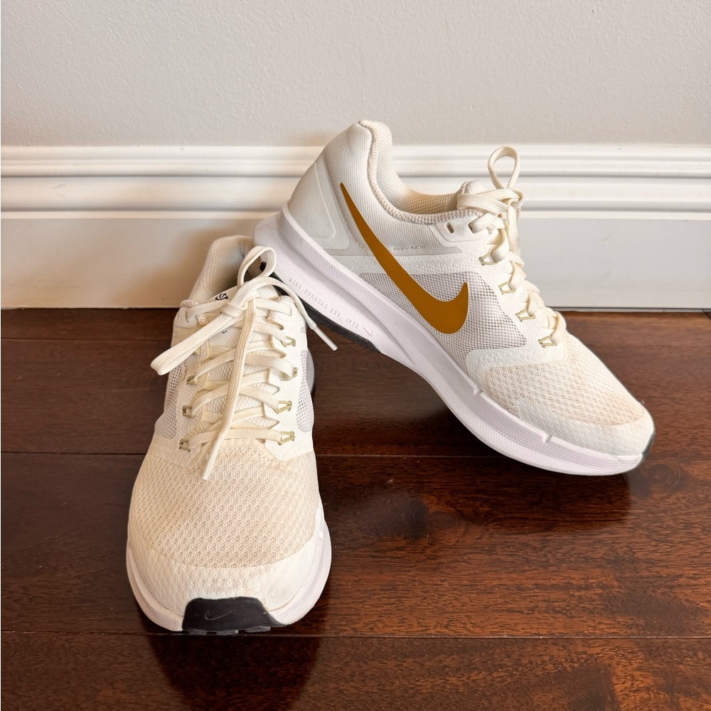 Nike Run Swift 3 Running Shoe Mens 6